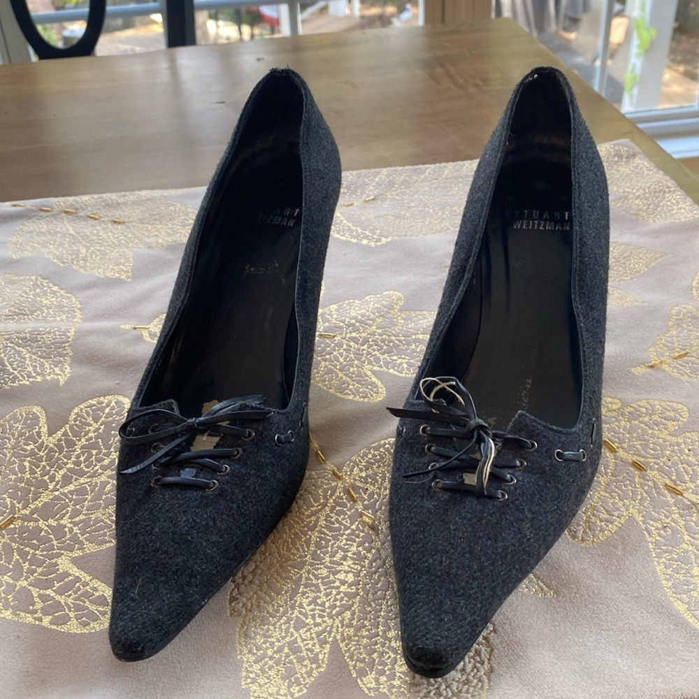 Stuart Weitzman Vintage Grey Flannel heels …. Size 7